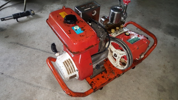 ปั้มแรงดัน  3 สูบ 6 หุน  เทสแล้วพร้อมใช้งาน สอบถามได้ต่อรองได้ขายได้ขาย