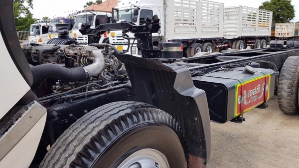 Hino FM1J เครื่อง 260 แรง ปี 47 หัวคัสซี สวยเดิมพร้อมใช้ค่ะ ทะเบียนพร้อม