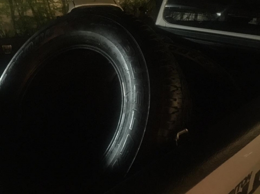ยาง Dunlop 265 60 18 ปี16 ดอกเต็ม ไม่มีปะ เนื้อนิ่มๆ ใช้ยาว ราคาไม่แพง