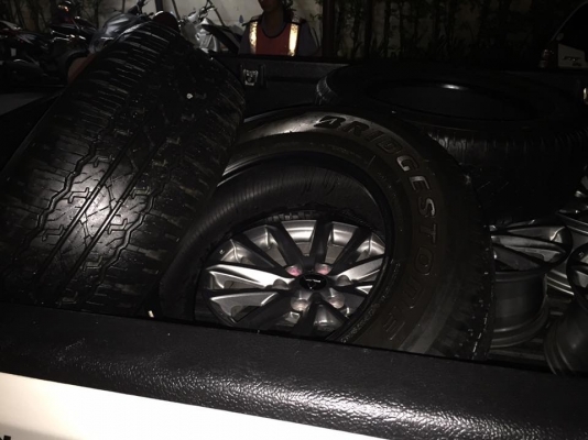 ยาง Dunlop 265 60 18 ปี16 ดอกเต็ม ไม่มีปะ เนื้อนิ่มๆ ใช้ยาว ราคาไม่แพง