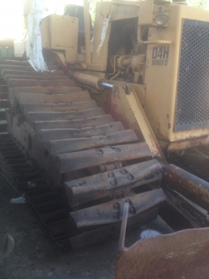 ขาย 495,000 บาท CATTERPILAR D4H ตีนเป็ด เครื่องดี เกียร์ดี โซ่หนา สภาพพร้อมใช่ เอกสารเล่มทะเบียน ขาย 495,000 บาท CATTERPILAR D4H ตีนเป็ด เครื่องดี เกียร์ดี โซ่หนา สภาพพร้อมใช่ เอกสารเล่มทะเบียน