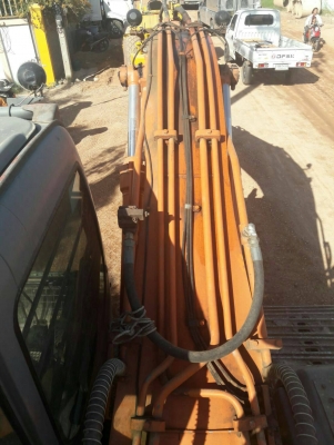 แบคโฮ Hitachi ZX200-1 เอกสารเล่มทะเบียน 15,xxx ชั่วโมง พร้อมใช้งานสุดๆ