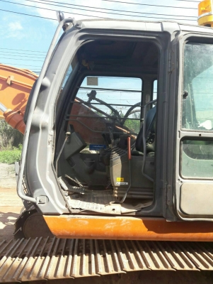 แบคโฮ Hitachi ZX200-1 เอกสารเล่มทะเบียน 15,xxx ชั่วโมง พร้อมใช้งานสุดๆ