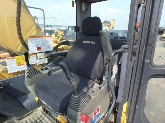 KOMATSU PC200-8 KOMATSU PC200-8