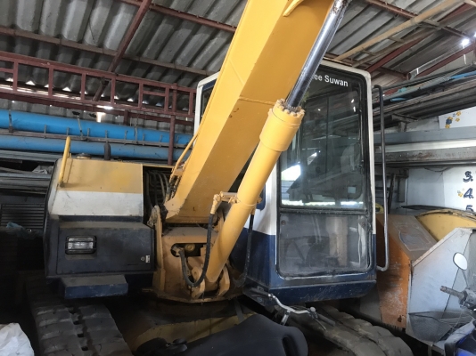 Komatsu PC60-6 เก่านอก มีอุปกรณ์ สองชุด บูมยาวและบูมสั้น แทรคเหล็กและแทรคยาง พร้อมลุย