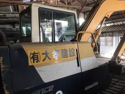 Komatsu PC60-6 เก่านอก มีอุปกรณ์ สองชุด บูมยาวและบูมสั้น แทรคเหล็กและแทรคยาง พร้อมลุย