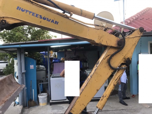 Komatsu PC40-6 เก่านอก มีอุปกรณ์ครบ แถมรถลากหนึ่งชุด พร้อมลุย