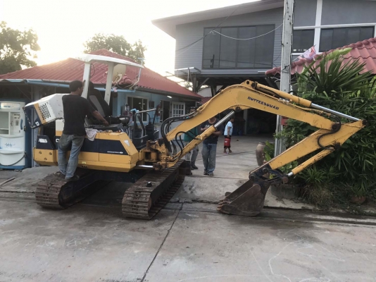 Komatsu PC40-6 เก่านอก มีอุปกรณ์ครบ แถมรถลากหนึ่งชุด พร้อมลุย