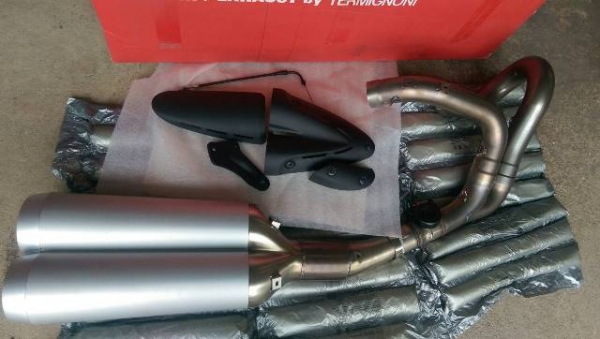 ขายคอท่อพร้อมปลายยกชุด DUCATI Diavel พร้อมกล่องECU