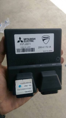 ขายคอท่อพร้อมปลายยกชุด DUCATI Diavel พร้อมกล่องECU