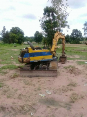 ขายด่วน KOMATSU PC40-6 สภาพพร้อมใช้งาน เครื่องปั้มดี โซ่ช่วงล่างสวย เอกสารสัญญาซื้อขาย สนใจสอบถาม 093-0764943 088-3223272