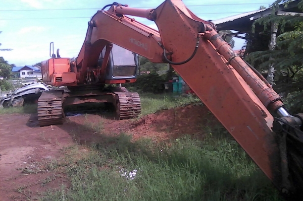 ขายด่วน HITASHI EX200-2สภาพสวยพร้อมใช้งาน เครื่องปั้มดีเยี่ยม โซ่ช่วงล่างสวย เครื่องเดิมปั้มเดิม รถทำงานไม่โหลด พร้อมลุยงาน สนใจสอบถาม 093-0764943  088-3223272