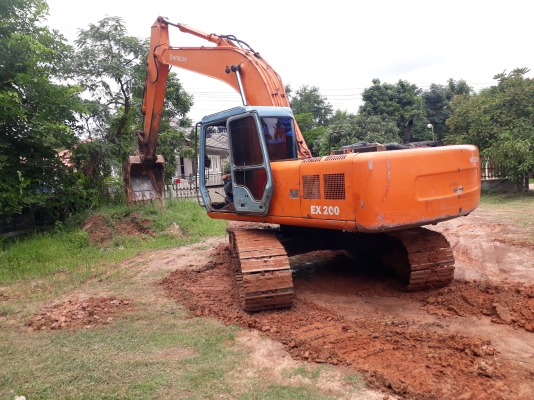 ขายด่วน HITASHI EX200-2สภาพสวยพร้อมใช้งาน เครื่องปั้มดีเยี่ยม โซ่ช่วงล่างสวย เครื่องเดิมปั้มเดิม รถทำงานไม่โหลด พร้อมลุยงาน สนใจสอบถาม 093-0764943  088-3223272