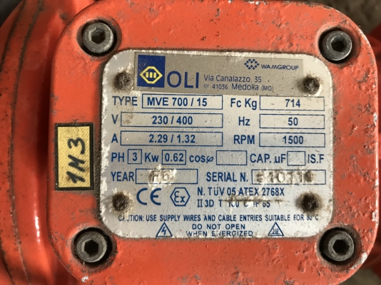 ขายมอเตอร์สั่น-เขย่า Oli 1HP. 380V สภาพสวยมากเดิมๆ วิ่งนิ่ม สั่นแรง พร้อมใช้งาน มี 2ตัวครับ ขายมอเตอร์สั่น-เขย่า Oli 1HP. 380V สภาพสวยมากเดิมๆ วิ่งนิ่ม สั่นแรง พร้อมใช้งาน มี 2ตัวครับ