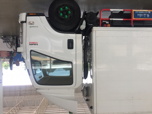 6ล้อ ISUZU NMR130 ปี2555.