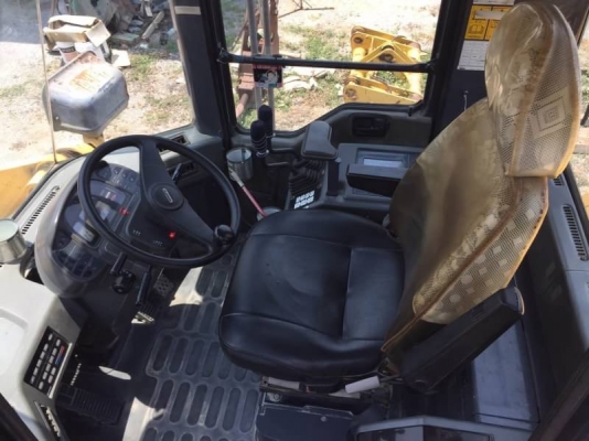 ขาย KOMATSU WA300-3 นำเข้าจากญี่ปุ่น โทร.090-986-2521 อ๊อบ