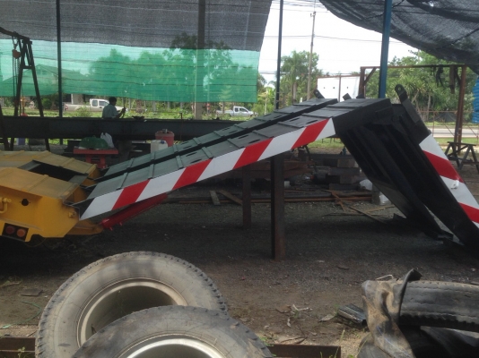 ขายหางโรเบทต่อใหม่ ยาว 12.50 เมตร กว้าง 2.55 เมตร สะพานท้ายสองพับ พร้อมใช้งาน