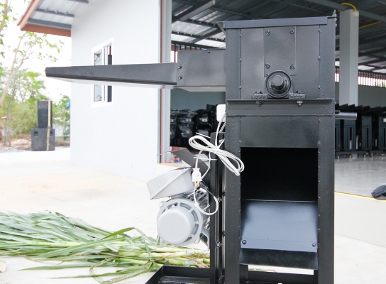 เครื่องสับหญ้า (ส่งฟรี)