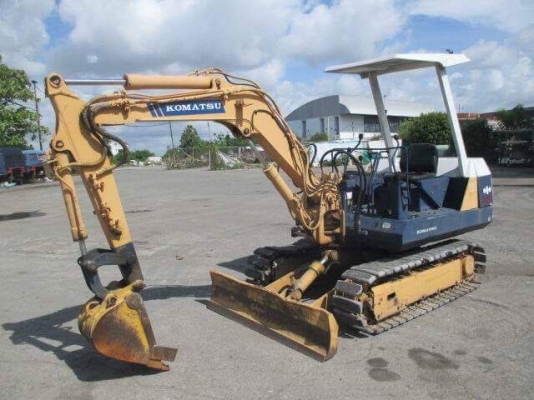 ขายรถขุดแบคโฮ KOMATSU Pc20-5 รถเก่านอกแท้100\% (เครื่อง3สูบ มีลายหัวกระแทก แทรคก้อนยาง)เครื่องแน่น ระบบไว รถพร้อมใช้งาน เอกสารใบอินวอยครบ (รถสวยๆเดิมๆอย่ารอช้า)        ????ราคา 250,000 ต่อรองได้ครับ???? ☎️096-3268553 (สถิตย์พันธ์) ID LINE 0963268553 ????ร้