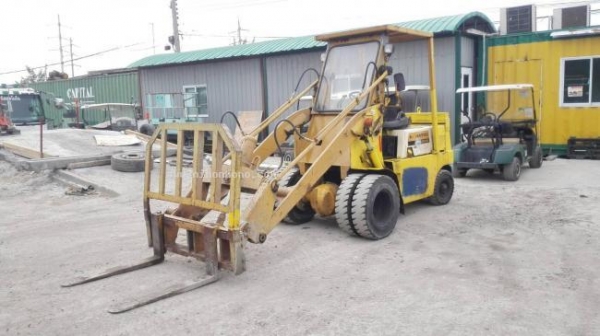 รถตัก KOMATSU SD15-3 จาก280,000 เหลือ 249,000 บาท รหัสสินค้า : 81004662 www.nihonmono.com