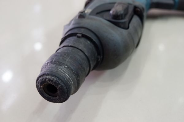 สว่านโรตารี่ มากีต้า Makita รุ่น 24MM HR2460F 780 วัตต์ สภาพดี พร้อมใช้งาน สว่านโรตารี่ มากีต้า Makita รุ่น 24MM HR2460F 780 วัตต์ สภาพดี พร้อมใช้งาน