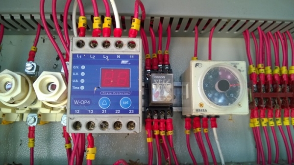 ตู้ควบคุมไฟฟ้ามือ2  ABB .... 2ตู้