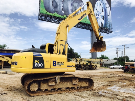 ขายด่วน!! KOMATSU PC200-8 สเป็คญี่ปุ่น สภาพสวยค่ะ