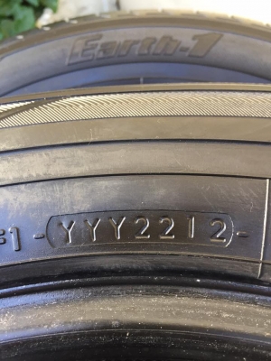 ขายยาง YOKOHAMA Earth-1 (MADE IN JAPAN) 215-60-16 ปี12 เหมาสำหรับคนที่เน้นสภาพ ดอกโคตรเยอะ ไม่มีตำหนิ ไม่มีปะ ชุดละ 2,500 บาท ขายยาง YOKOHAMA Earth-1 (MADE IN JAPAN) 215-60-16 ปี12 เหมาสำหรับคนที่เน้นสภาพ ดอกโคตรเยอะ ไม่มีตำหนิ ไม่มีปะ ชุดละ 2,500 บาท