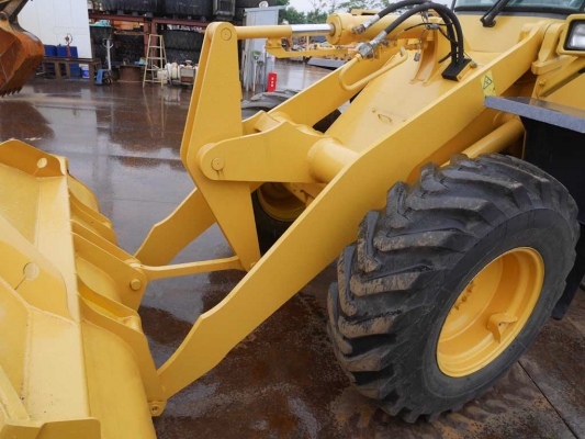 ขาย รถสวยมาก KOMATSU WA100-3 สภาพเหมือนป้ายแดง มือ2นำเข้าจากญี่ปุ่น สนใจโทร.090-986-2521 อ๊อบ ขาย รถสวยมาก KOMATSU WA100-3 สภาพเหมือนป้ายแดง มือ2นำเข้าจากญี่ปุ่น สนใจโทร.090-986-2521 อ๊อบ