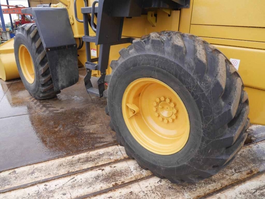 ขาย รถสวยมาก KOMATSU WA100-3 สภาพเหมือนป้ายแดง มือ2นำเข้าจากญี่ปุ่น สนใจโทร.090-986-2521 อ๊อบ ขาย รถสวยมาก KOMATSU WA100-3 สภาพเหมือนป้ายแดง มือ2นำเข้าจากญี่ปุ่น สนใจโทร.090-986-2521 อ๊อบ