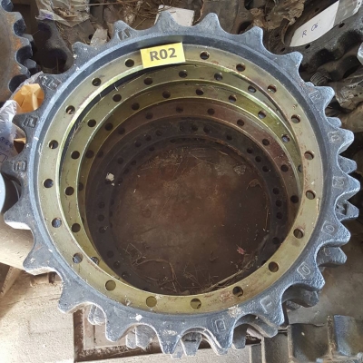 ริมสป๊อกเก็ต KOMATSU PC200-8 ของใหม่นำเข้าจากเกาหลี