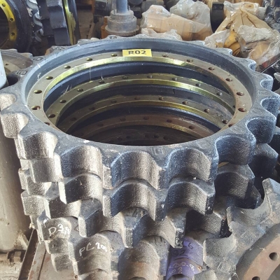 ริมสป๊อกเก็ต KOMATSU PC200-8 ของใหม่นำเข้าจากเกาหลี