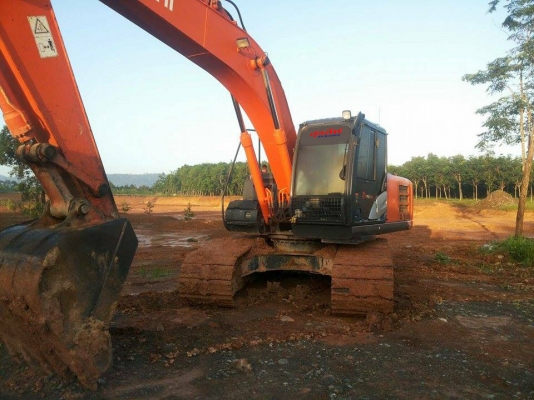 ขายรถแบ็คโฮ HITACHI ZX200-5G ใช้งานเพียง 7 พันชั่วโมง ขายรถแบ็คโฮ HITACHI ZX200-5G ใช้งานเพียง 7 พันชั่วโมง