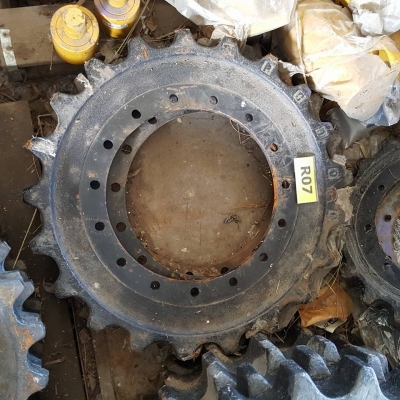 ริมสป๊อกเก็ต KOMATSU PC120-5 ของใหม่นำเข้าจากเกาหลี