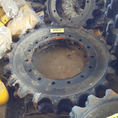 ริมสป๊อกเก็ต KOMATSU PC120-5 ของใหม่นำเข้าจากเกาหลี