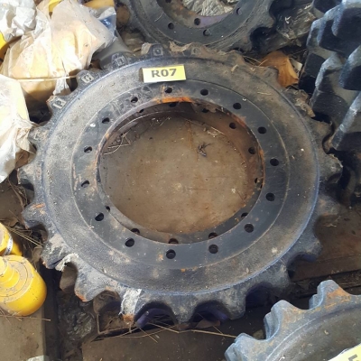 ริมสป๊อกเก็ต KOMATSU PC120-5 ของใหม่นำเข้าจากเกาหลี