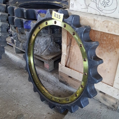 ริมสป๊อกเก็ต KOMATSU PC 200- 5,PC200-6 ราคา 3500 บาท  ของใหม่นำเข้าจากเกาหลี