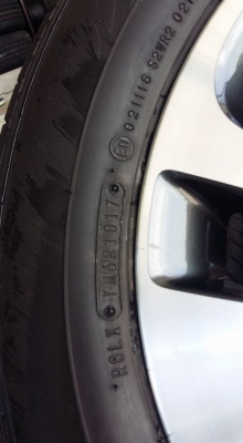 ขายล้อแม็กป้ายแดง avanza 15&quot; ยางปี17 สนใจติดต่อร้าน ก.เจริญการยางครับ 081-3747940