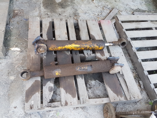 ขายสะพานท้ายใส่หางไฮโดรลิคเก่า.0815667535 ขายสะพานท้ายใส่หางไฮโดรลิคเก่า.0815667535