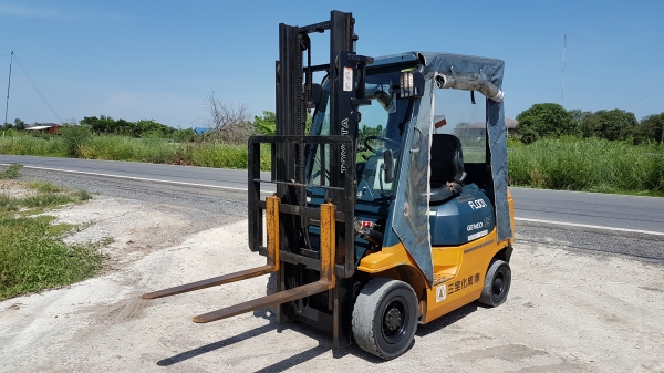 ขายด่วนรถยก TOYOTA 7FG15ยก1.5ตันเสาสูง3เมตรยางตัน4เส้นรถนอกเพื่งนำเข้ายังไม่เคยใช้งานในเมืองไทยเลย