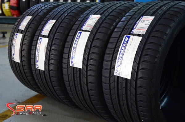 MICHELIN LATITUDE SPORT 3 N1 295/35R21 เส้นละ 18,500 บาท MICHELIN LATITUDE SPORT 3 N1 295/35R21 เส้นละ 18,500 บาท