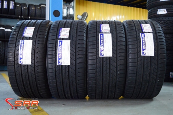 MICHELIN LATITUDE SPORT 3 N1 295/35R21 เส้นละ 18,500 บาท