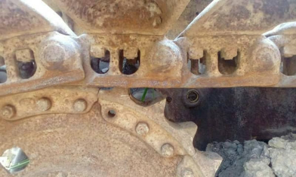 ขาย 450,000 บาท CATTERPILAR (ตีนเป็ด) เครื่องดี เกียร์แรง. โช่หนา ระบบไฮโดลิก พร้อมทำงาน เอกสารชื้อขาย รถอยู่ จ.ปทุมธานี  090-772-3710 090-772-3708