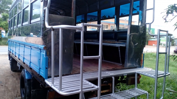 6ล้อ รถโดยสาร ISUZU NKR110 แรงม้า (คุณหนูกันมาวางเงินจองแล้วสามหมื่นบาทถ้วน)รถห้างแท้ ดาวน์98,000บาท