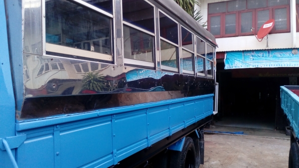 6ล้อ รถโดยสาร ISUZU NKR110 แรงม้า (คุณหนูกันมาวางเงินจองแล้วสามหมื่นบาทถ้วน)รถห้างแท้ ดาวน์98,000บาท
