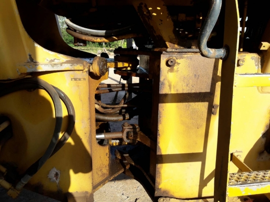 รถตัก KOMATSU WA200-1 ต่อแขนแบบตัดเชื่อม เอกสารใบซื้อขาย ฟิตเครื่องใหม่ เก็บรั่วซึมอีกนิดหน่อย