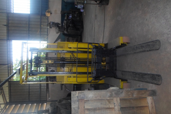 ขายรถโฟล์คลิฟท์ยืนขับ