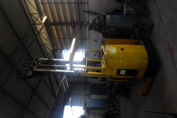 ขายรถโฟล์คลิฟท์ยืนขับ