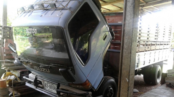Isuzu NPR66PX 120แรงฝาขาว ห้างแท้ ยาว5เมตร พร้อมคอกอย่างงาม เล่มพร้อมโอน
