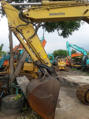 ขายKOMATSU PC60-6  เก่าญี่ปุ่นแท้  เดิมๆๆ  สภาพสวย  มีลายแย๊ก  5,XXX  ชั่วโมง  เครื่องปั๊มดี  ลองระบบกันได้ทุกวัน  โทร  089-3818694  ดวงนภา